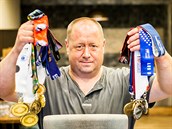 Policista Jan Pinc vyhrává v silovém trojboji všude ve světě. Policista Jan Pinc vyhrává v silovém trojboji všude ve světě.