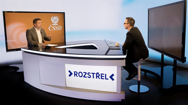 Mstopedseda vldy a ministr vnitra Jan Hamek v diskusnm poadu Rozstel. (24. z 2019)