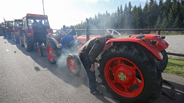 Akoliv byly traktory rznch typ i st, jedno mly vechny spolen. Jednalo se jen a pouze o tovrn znaku Zetor.