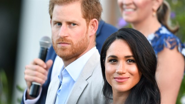 Princ Harry a vvodkyn Meghan na recepci u britskho vysokho komisae v Jihoafrick republice (Kapsk Msto, 24. z 2019)