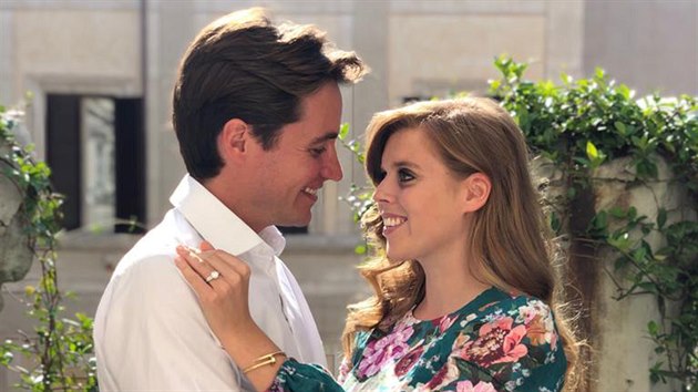 Edoardo Mapelli Mozzi a princezna Beatrice oznmili zasnouben 26. z 2019.