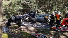 U obce Smrček se v neděli dopoledne čelně střetla dvě osobní auta (22. září... U obce Smrček se v neděli dopoledne čelně střetla dvě osobní auta (22. září...