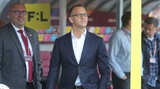 Majitel fotbalové Sparty Daniel Křetínský (vpravo) před derby se Slavií Majitel fotbalové Sparty Daniel Křetínský (vpravo) před derby se Slavií