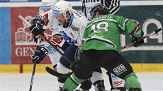 Momentka z extraligového utkání mezi hokejisty Plzně (v bílém) a Mladé Boleslavi Momentka z extraligového utkání mezi hokejisty Plzně (v bílém) a Mladé Boleslavi