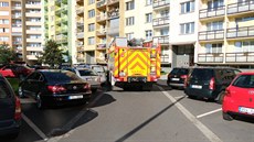 Auta ve městech brání průjezdu záchranných složek. Auta ve městech brání průjezdu záchranných složek.
