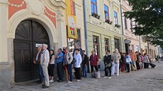 Pondělí bylo prvním dnem, kdy si cestující nad 65 let mohli zařídit zvýhodněné... Pondělí bylo prvním dnem, kdy si cestující nad 65 let mohli zařídit zvýhodněné...