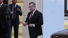 Poslanec Parlamentu eské republiky Antonín Stank pichází na slavnostní...