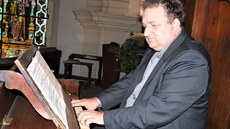 Duchovní správce bečovské farnosti a varhaník Pavel Větrovec Duchovní správce bečovské farnosti a varhaník Pavel Větrovec