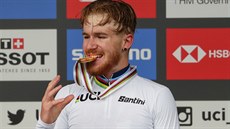 Americký cyklista Quinn Simmons se zlatou medailí. Americký cyklista Quinn Simmons se zlatou medailí.