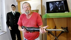 Geolog a autor expozice Martin Lang ze spolku Západočeských uhelných dolů... Geolog a autor expozice Martin Lang ze spolku Západočeských uhelných dolů...