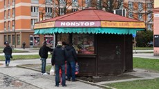 Večerka Flop v Karviné-Novém Městě už nebude mít otevřeno nonstop. Z nařízení... Večerka Flop v Karviné-Novém Městě už nebude mít otevřeno nonstop. Z nařízení...