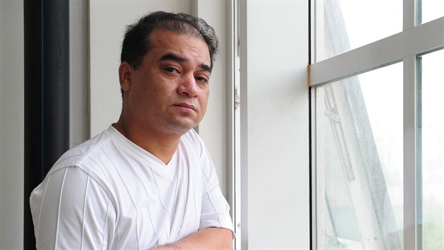 Obhjce prv meninovch Ujgur Ilham Tohti, nkdej prvnk, univerzitn profesor a blogger. (12. ervna 2009) 