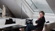 Helena Třeštíková ve svém současném bytě na pražské Letné. Helena Třeštíková ve svém současném bytě na pražské Letné.