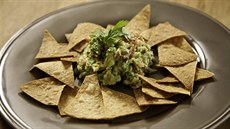 Tortilové chipsy s guacamole Tortilové chipsy s guacamole
