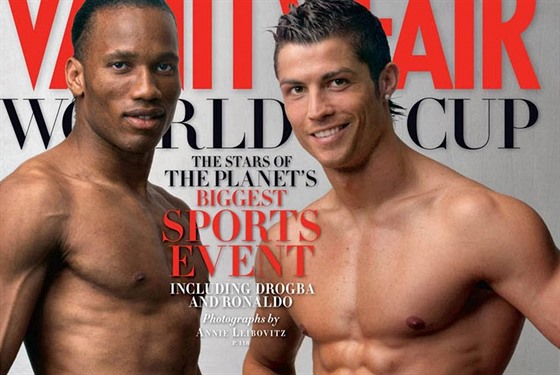 Didier Drogba a Cristiano Ronaldo na snímku Annie Leibovitzové k propagaci...