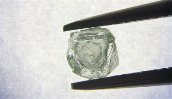 Na Sibii nali unikátní diamant v diamantu. (6. íjna 2019)