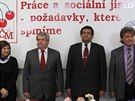 Po levici pedsedy KSM Vojtcha Filipa stojí první místopedseda komunist...
