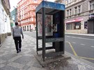 Kolik je ještě v Praze telefonních budek? Už jsou jen cílem vandalů. Kolik je ještě v Praze telefonních budek? Už jsou jen cílem vandalů.