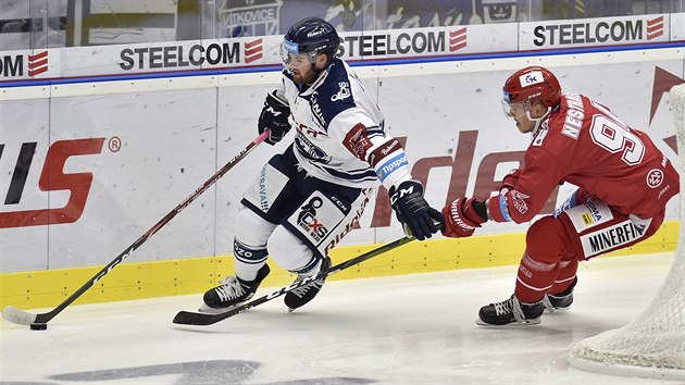 Andrej Nestrašil v dresu Třince odehrál v extralize dva zápasy, pak se vrátil do KHL Andrej Nestrašil v dresu Třince odehrál v extralize dva zápasy, pak se vrátil do KHL