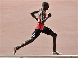 Kean Timothy Cheruiyot pel pro titul mistra svta na trati 1500 metr.