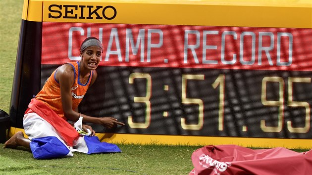 Nizozemka Sifan Hassanov ovldla zvod na 1500 metr v rekordu svtovho ampiontu.