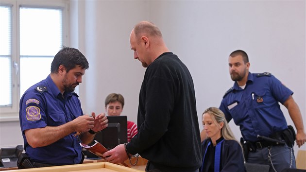 Obžalovaný Miroslav Černý u jihlavského okresního soudu.