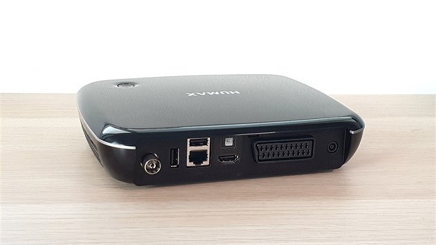 I Humax HD NANO T2 je vybaven i SCART konektorem.