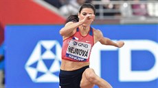 Zuzana Hejnová ve finále na 400 m pekáek v Dauhá.