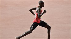 Kean Timothy Cheruiyot peláí pro titul mistra svta na trati 1500 metr.