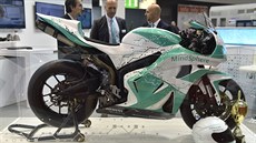Závodní motorku osazenou čidly, které on-line snímají údaje z jízdy a které lze... Závodní motorku osazenou čidly, které on-line snímají údaje z jízdy a které lze...