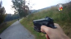 Policie dostihla u Jaroměře muže převážejícího ukradený mercedes Policie dostihla u Jaroměře muže převážejícího ukradený mercedes