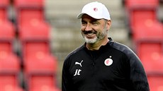 Slávistický kouč Jindřich Trpišovský na tréninku před utkáním Ligy mistrů proti... Slávistický kouč Jindřich Trpišovský na tréninku před utkáním Ligy mistrů proti...
