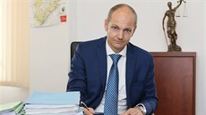 Lubomír Hrbek je od roku 2014 předsedou Okresního soudu v Ústí nad Labem,... Lubomír Hrbek je od roku 2014 předsedou Okresního soudu v Ústí nad Labem,...