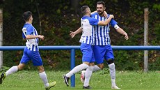 Zleva chlumečtí Oliver Žahourek, Tomás Labík a Jakub Jarkovský oslavují gól. Zleva chlumečtí Oliver Žahourek, Tomás Labík a Jakub Jarkovský oslavují gól.