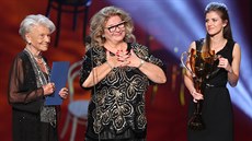 Legendární Zdenka Procházková předává celoživotní Thálii operní legendě... Legendární Zdenka Procházková předává celoživotní Thálii operní legendě...