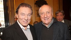 Karel Gott a Felix Slováček na křtu alba Dvě tváře Evy Urbanové (1. listopadu... Karel Gott a Felix Slováček na křtu alba Dvě tváře Evy Urbanové (1. listopadu...