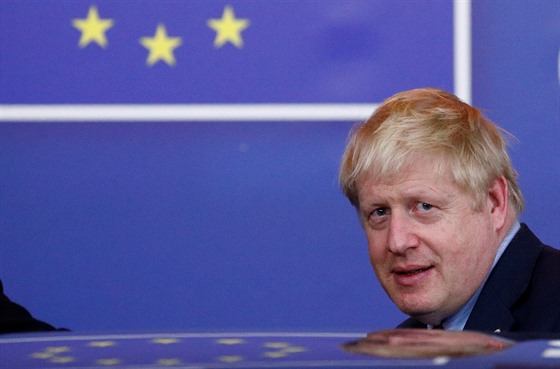Britský premiér Boris Johnson opoutí summit EU, kde se dohodl na nové form...