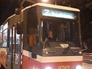Tramvaje typu T6A DPP vyřazuje postupně z provozu. Svědčí o tom skutečnost,že neprocházejí žádným modernizačním programem či větší údržbou. Například transparenty s cílovou stanicí nejsou čitelné jako v tomto případě. Snímek ze stanice Zborov-Strašnické d Tramvaje typu T6A DPP vyřazuje postupně z provozu. Svědčí o tom skutečnost,že neprocházejí žádným modernizačním programem či větší údržbou. Například transparenty s cílovou stanicí nejsou čitelné jako v tomto případě. Snímek ze stanice Zborov-Strašnické d