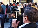 Dnešní den byl ve znamení posledního rozloučení s Karlem Gottem. Do katedrály svatého Víta na Pražském hradě dorazilo mnoho pozvaných osobností, mezi nimi např. hokejista Jaromír Jágr, moderátoři Leoš Mareš a Karel Šíp, zpěvák Janek Ledecký, tenista Radek Dnešní den byl ve znamení posledního rozloučení s Karlem Gottem. Do katedrály svatého Víta na Pražském hradě dorazilo mnoho pozvaných osobností, mezi nimi např. hokejista Jaromír Jágr, moderátoři Leoš Mareš a Karel Šíp, zpěvák Janek Ledecký, tenista Radek