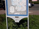 V příloze Vám zasílám fotografii jedné z vývěsek, které jsou rozmístěny po Praze 8 na stanicích autobusů. Tato je umístěna v proti východu ze stanice metra Ládví, další jsou na stanici autobusů směrem do Bohnic a Čimic v Kobylisích (jako okrasa je u ní vz V příloze Vám zasílám fotografii jedné z vývěsek, které jsou rozmístěny po Praze 8 na stanicích autobusů. Tato je umístěna v proti východu ze stanice metra Ládví, další jsou na stanici autobusů směrem do Bohnic a Čimic v Kobylisích (jako okrasa je u ní vz