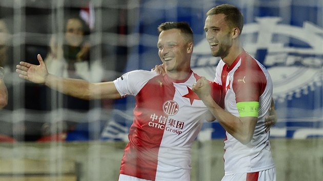 Stanislav Tecl (vlevo) a Tomáš Souček ze Slavie se radují z gólu proti Příbrami. Stanislav Tecl (vlevo) a Tomáš Souček ze Slavie se radují z gólu proti Příbrami.