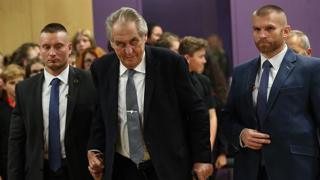 Miloš Zeman na oslavách k příležitosti stého výročí Generálního štábu České... Miloš Zeman na oslavách k příležitosti stého výročí Generálního štábu České...