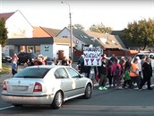 Obyvatelé olomoucké městské části Droždín při protestu za zvýšení bezpečnosti... Obyvatelé olomoucké městské části Droždín při protestu za zvýšení bezpečnosti...