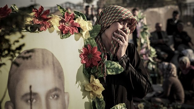 Poheb bojovnk kurdskch milic YPG v syrskm Kamil (13. jna 2013)