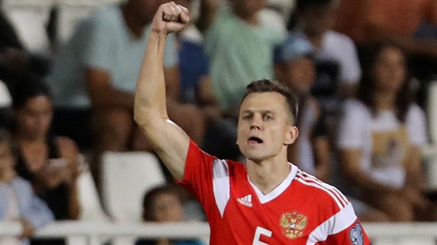 Rusk fotbalista Denis eryev slav svou trefu do st Kypru v kvalifikaci na Euro 2020.