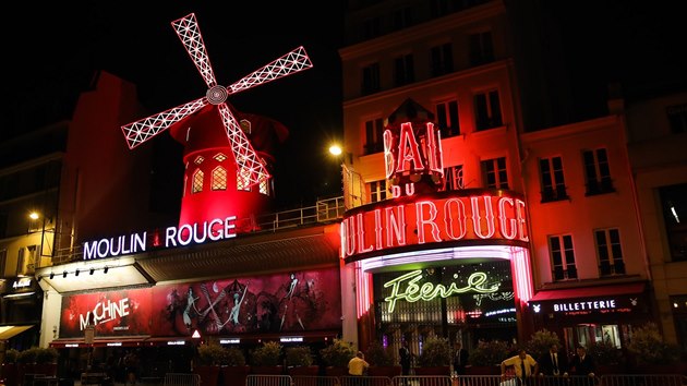 ervený vtrný mlýn, symbol kabaretu Moulin Rouge.