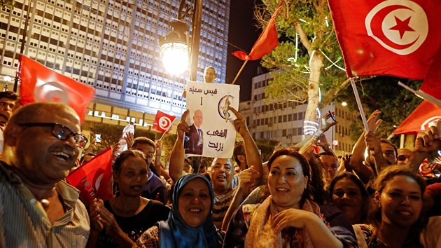 Tunisan slav po vyhlen vsledk prezidentskch voleb. (13. jna 2019)