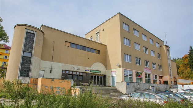 Soust budovy je i sl, kde dve zpvali Matuka nebo Vondrkov.