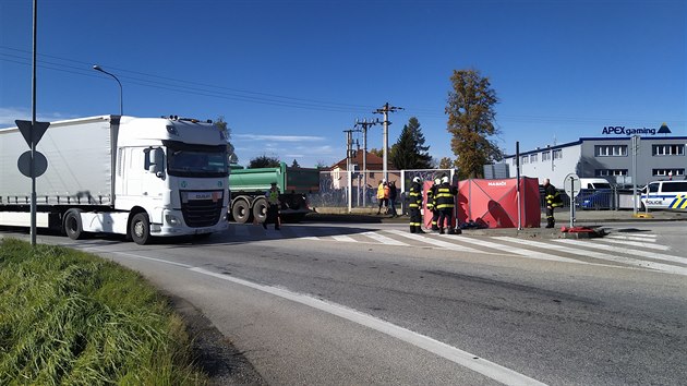 Dopravu d policist. Tvo se kolony.