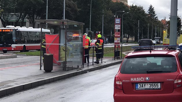 Na Petinch srazila tramvaj dvacetiletou dvku.(10.10.2019)